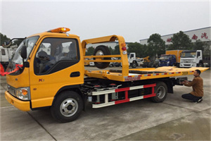 许昌哪里有拖车服务