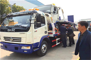 许昌汽车道路救援拖车价格